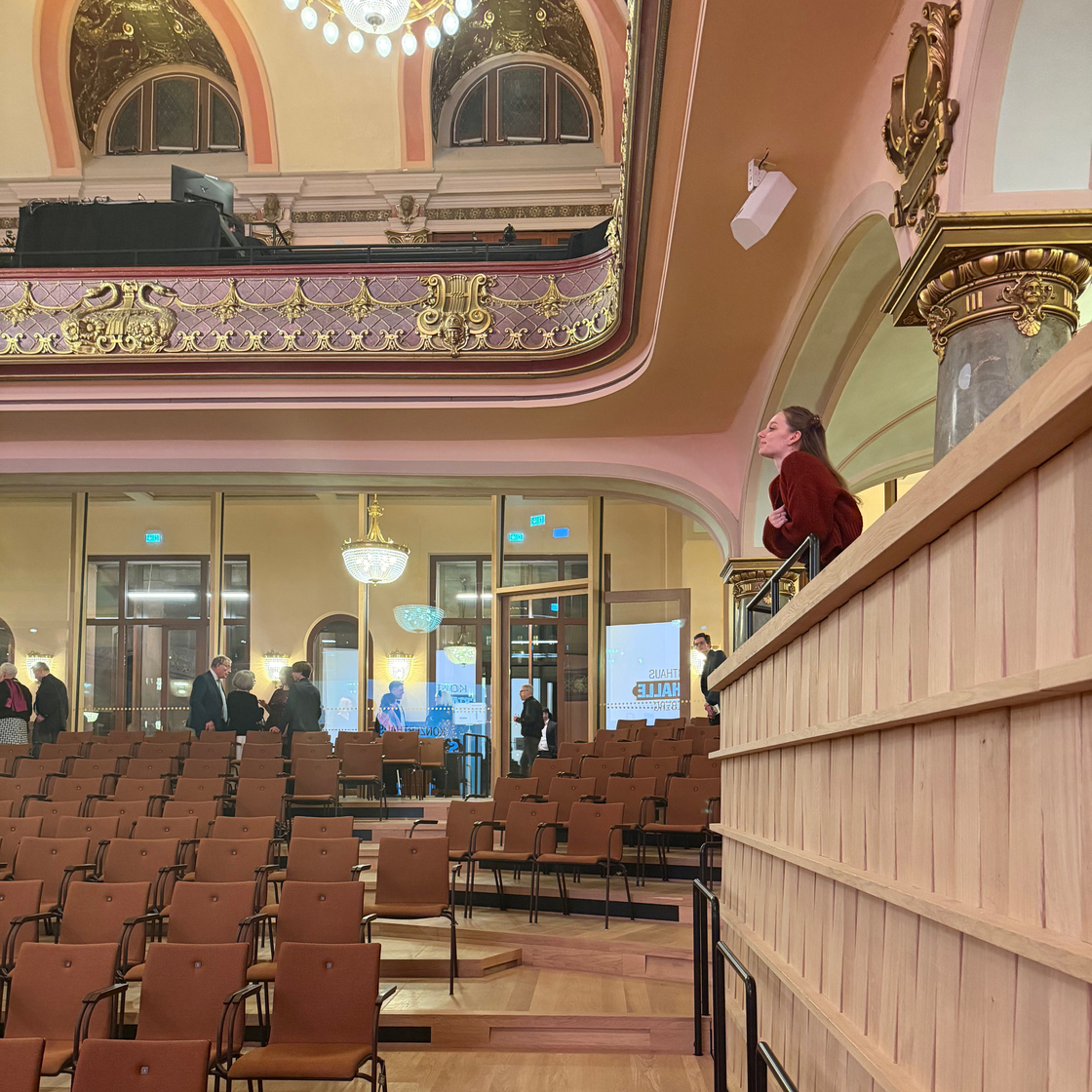 img_8954_cut.jpg img_8954_cut.jpg