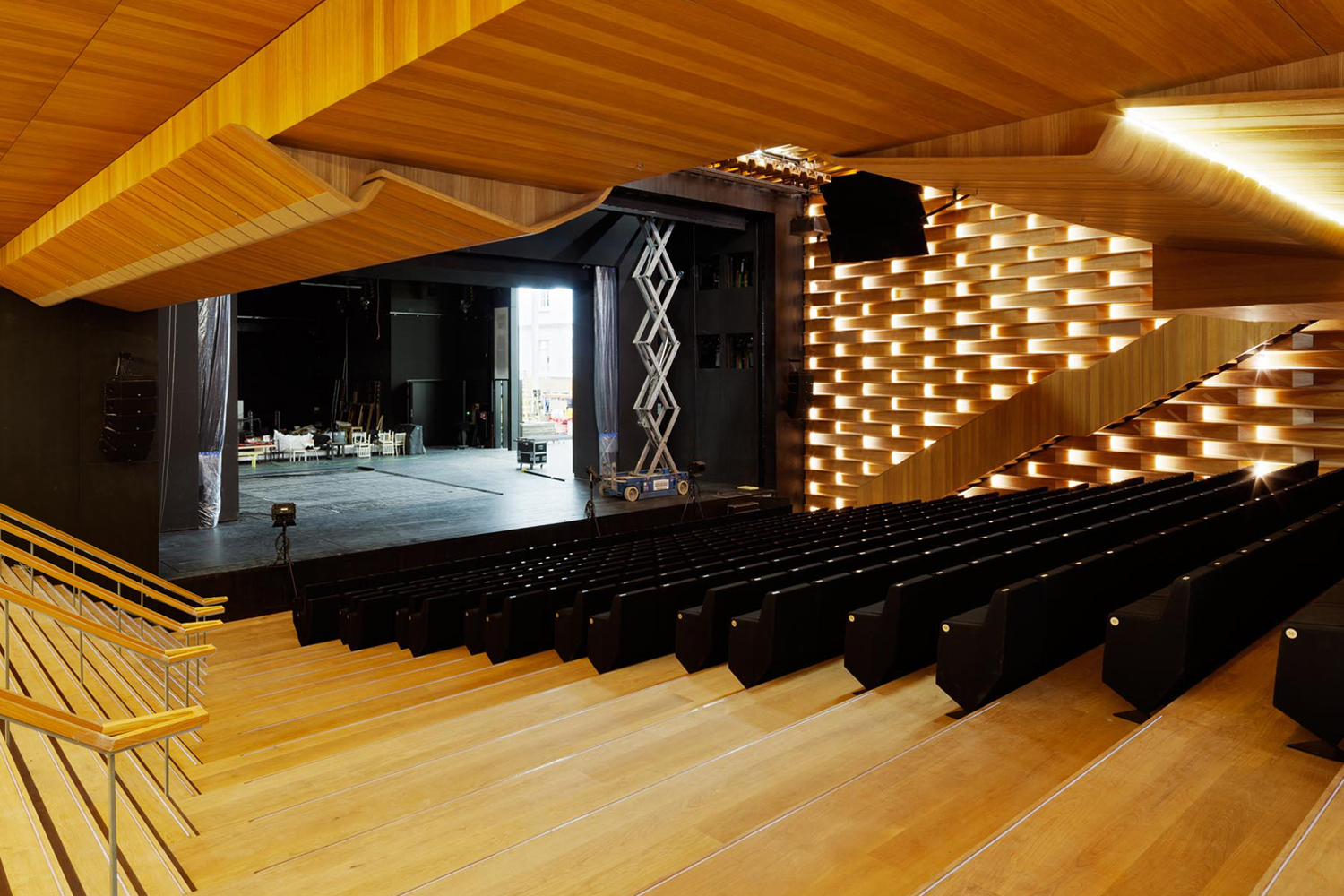 Theater Heidelberg Neuer Saal Treppe