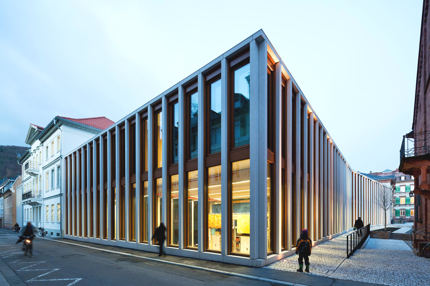 Theater und Philharmonisches Orchester Ecke Friedrichstrasse