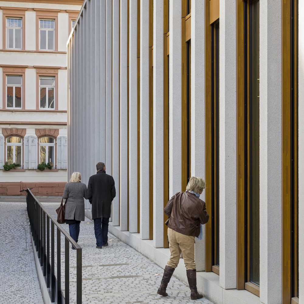 Theater_und_Philharmonisches_Orchester_Heidelberg_Fassade_Aussen