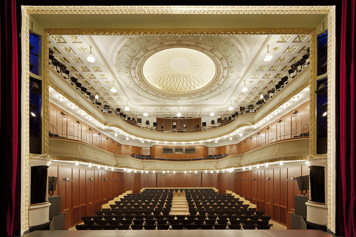 Theater_und_Philharmonisches_Orchester_Heidelberg_Alter_Saal